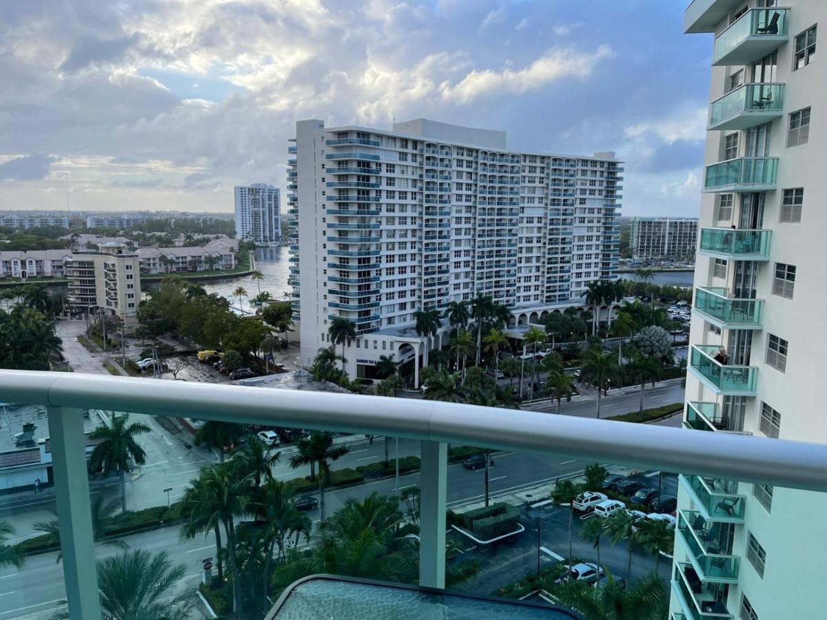 Hollywood On Beach Apartment Luaran gambar